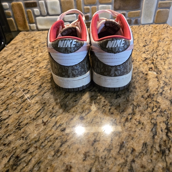Vintage Nike Dunk Low XOXO Valentine's Day Size 7Y - Picture 4 of 9